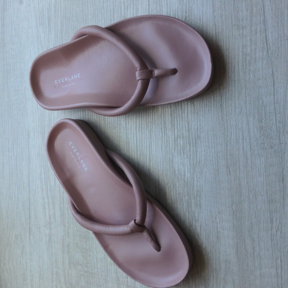 🆕 EVERLANE The Form Thong Sandal